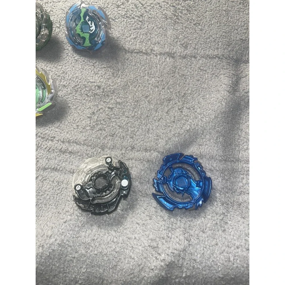 Beyblade Burst Lot Tomy Hasbro 3 Beys Unicrest Doomscizor Betromoth w/ Launcher